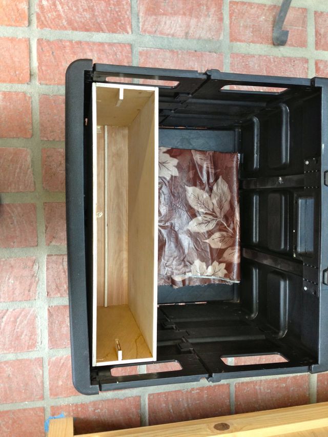 Here's the top view.  There are two slots so she can carry two paintings.